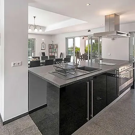 Sleeps 18 Pool Air Con Almancil