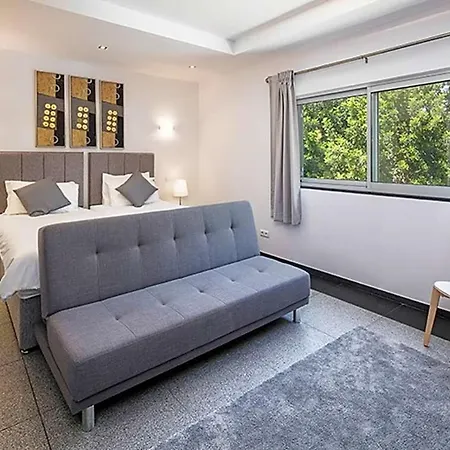 Βίλα Sleeps 18 Pool Air Con *