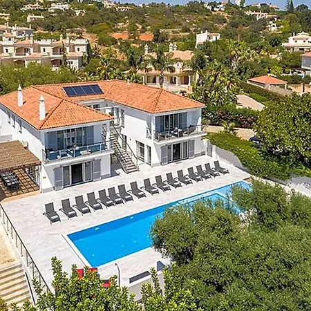 Sleeps 18 Pool Air Con Villa