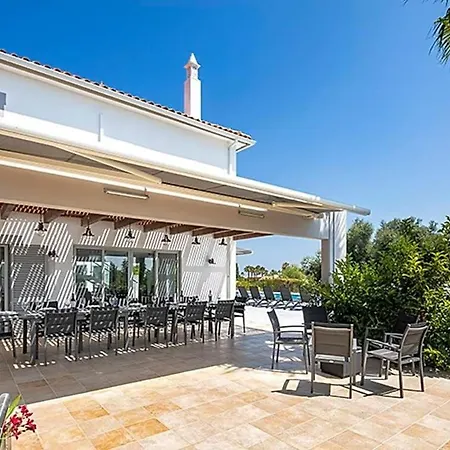 Villa Sleeps 18 Pool Air Con *